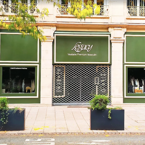 Vitrine du magasin revendeur Legacy store